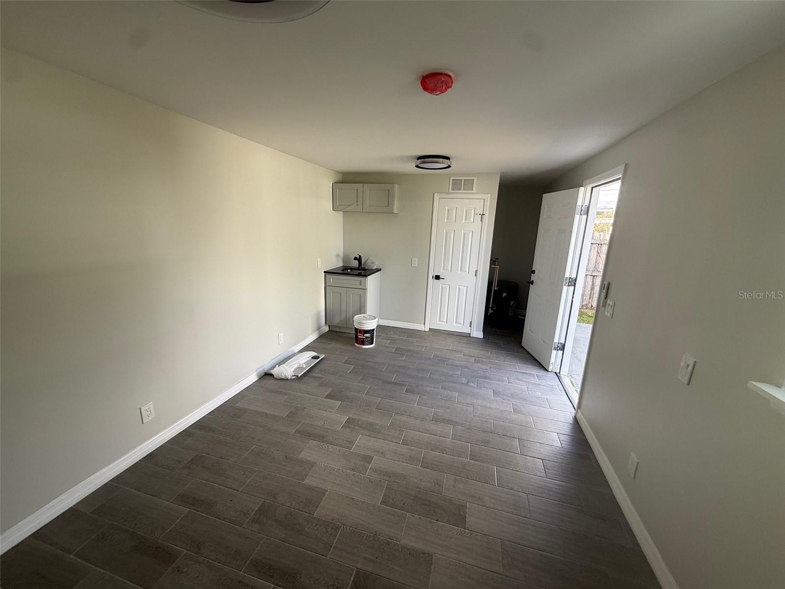 Image 12 of 13 For 514 Manhattan Drive