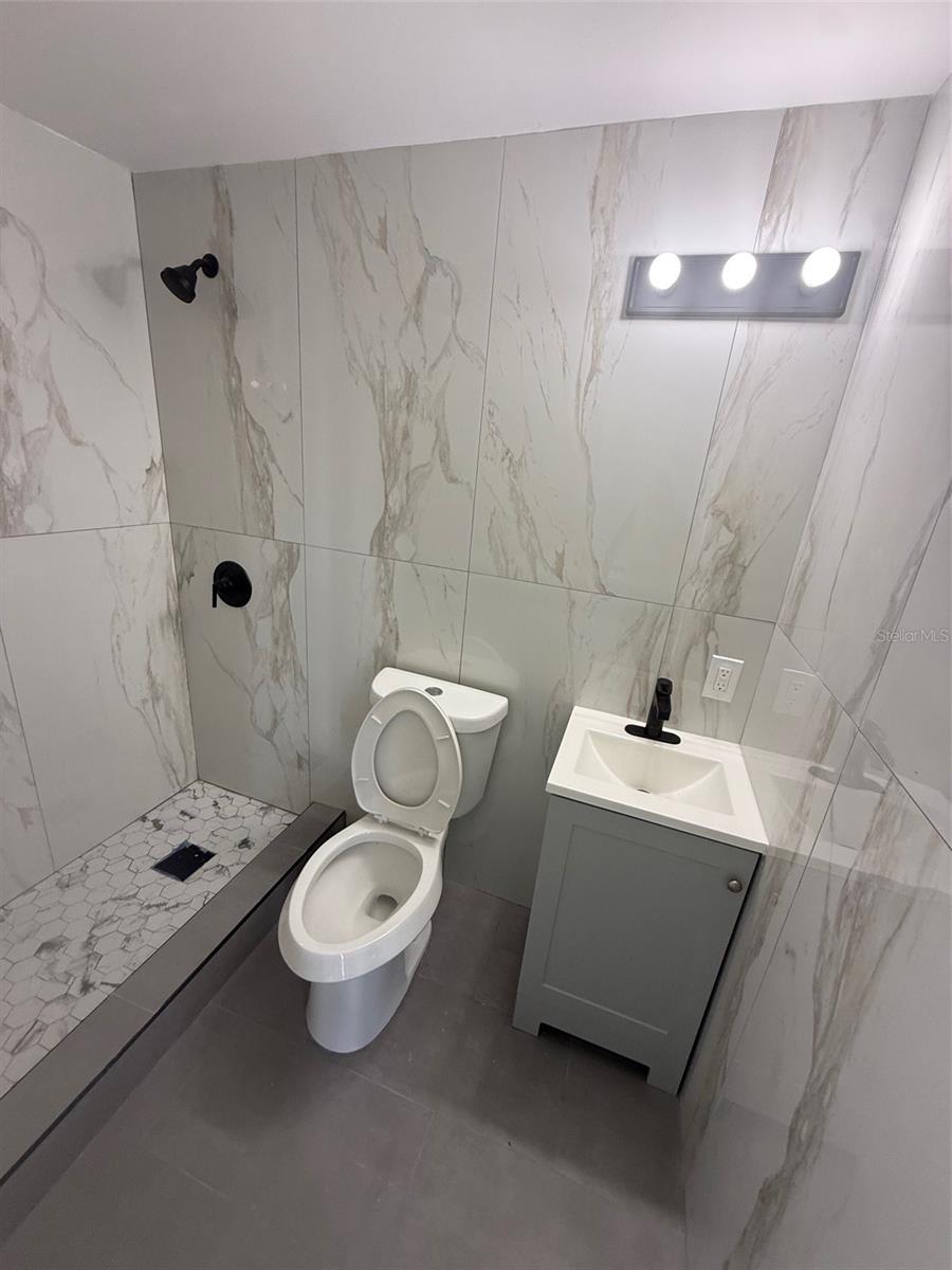 Image 13 of 13 For 514 Manhattan Drive