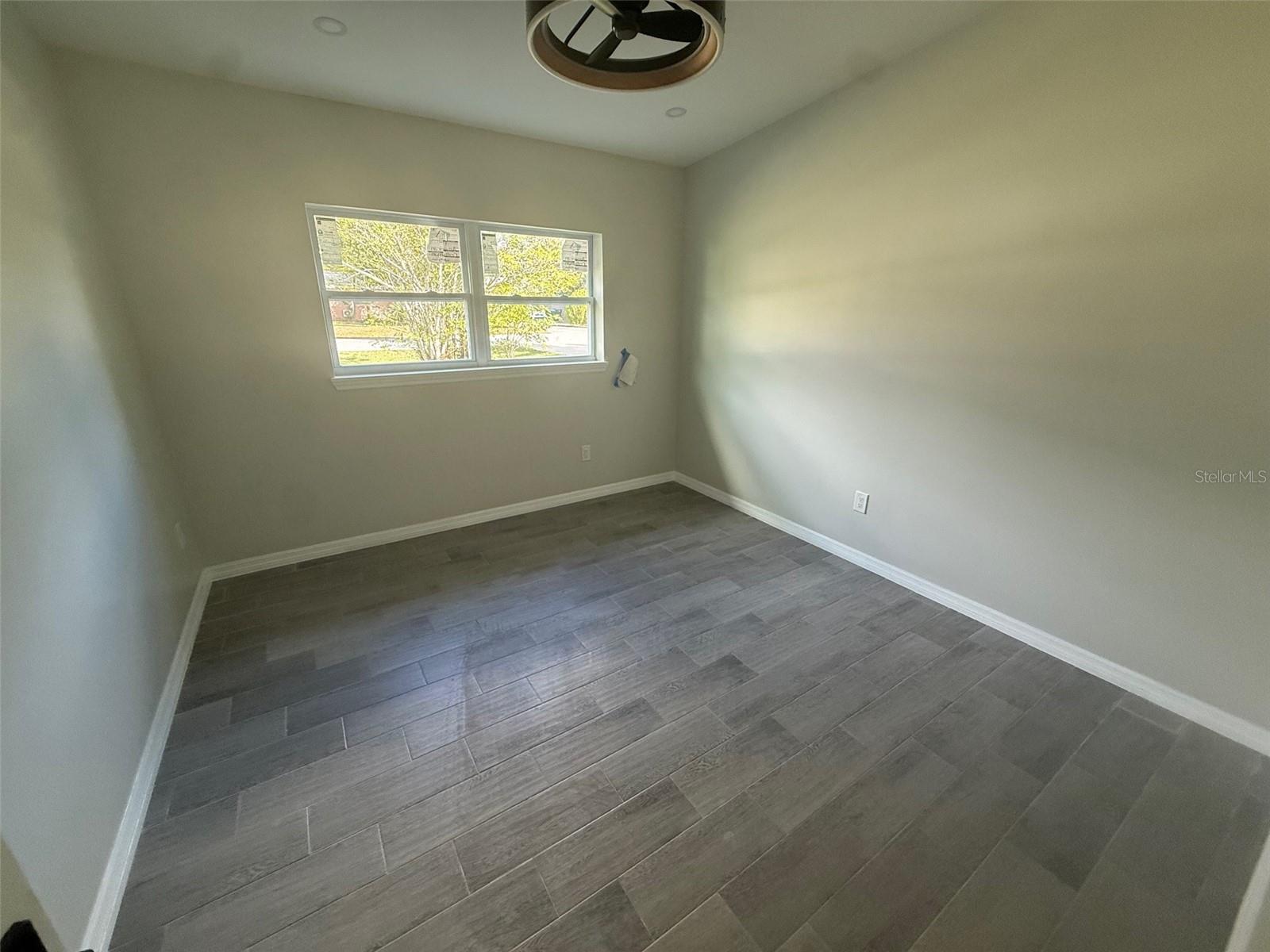 Image 5 of 13 For 514 Manhattan Drive