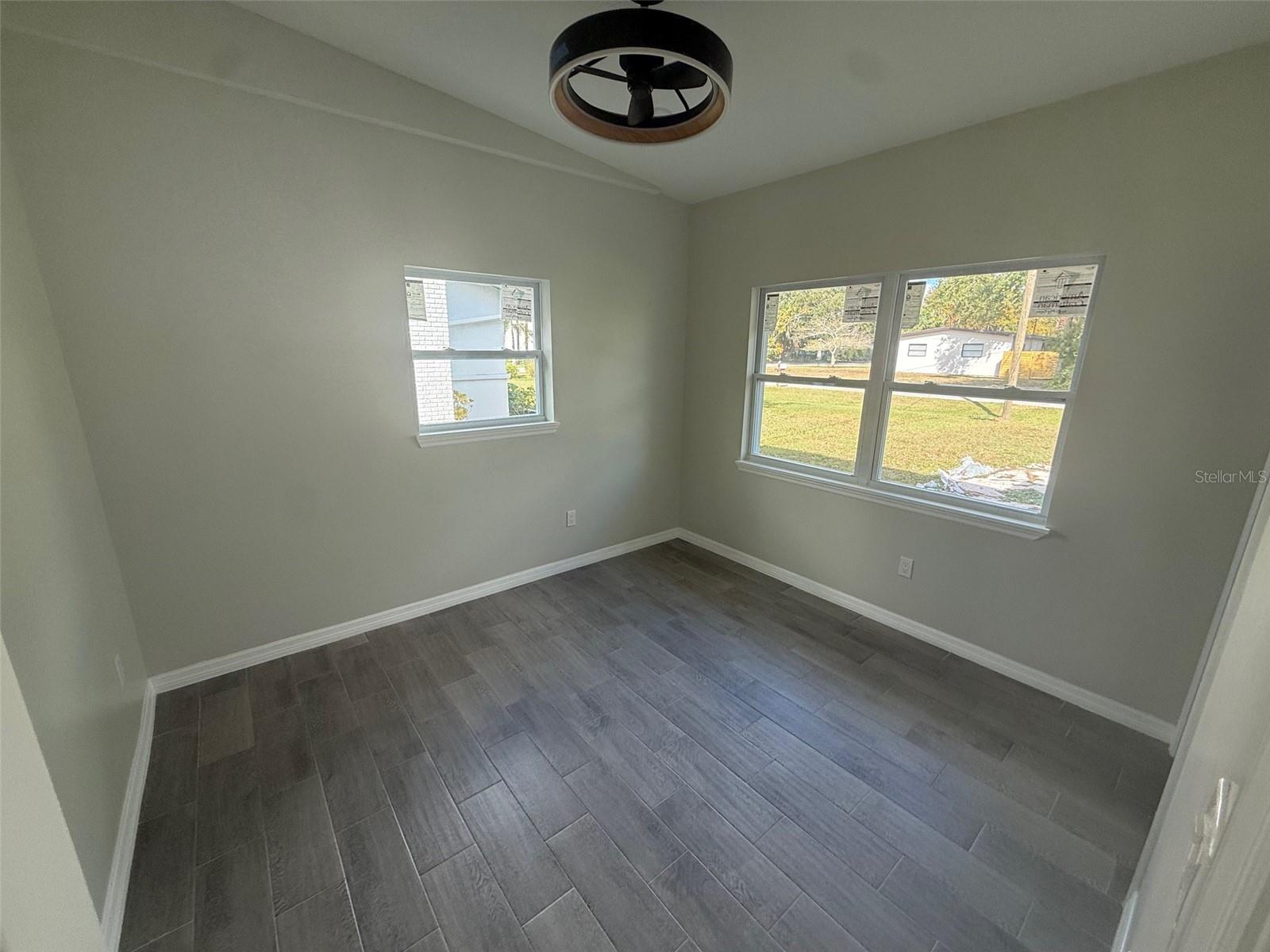 Image 6 of 13 For 514 Manhattan Drive