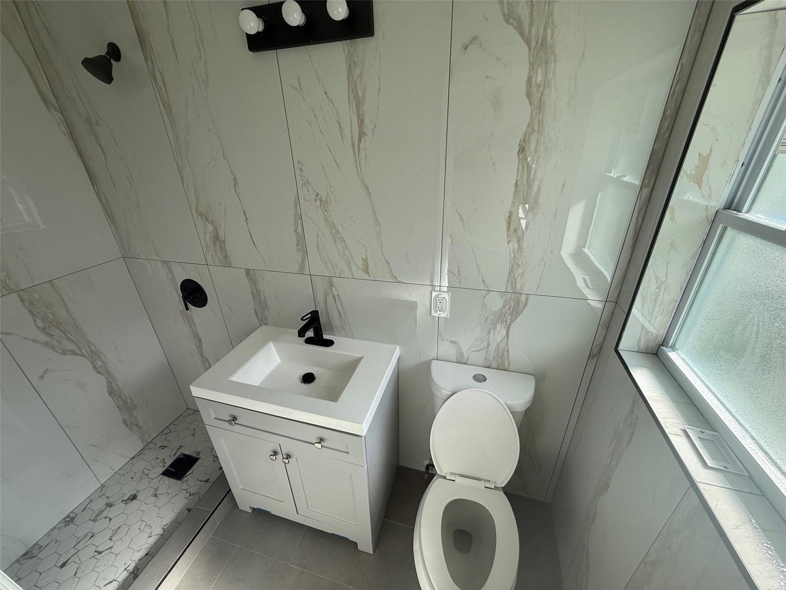 Image 8 of 13 For 514 Manhattan Drive