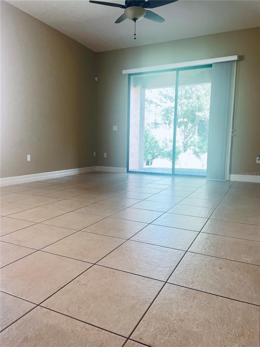 Image 4 of 27 For 10712 Willow Ridge Loop