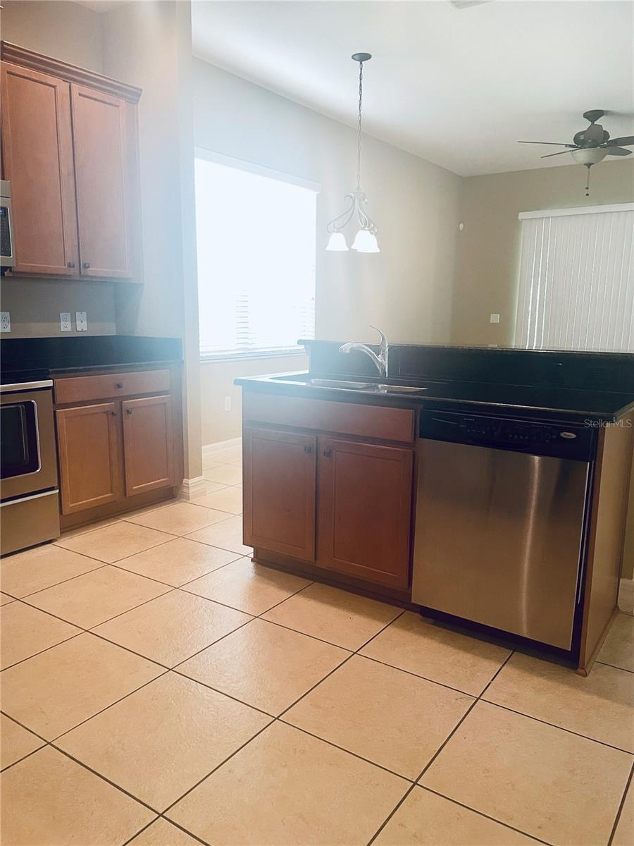 Image 7 of 27 For 10712 Willow Ridge Loop