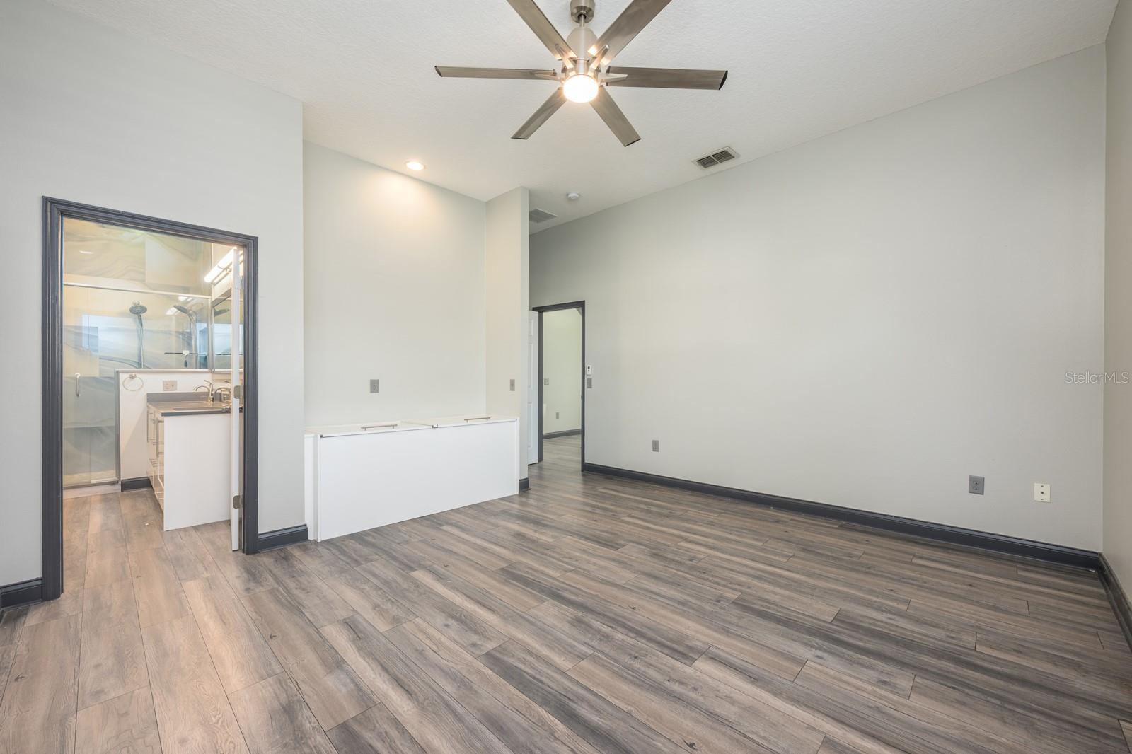 Image 17 of 38 For 2836 Ballard Avenue