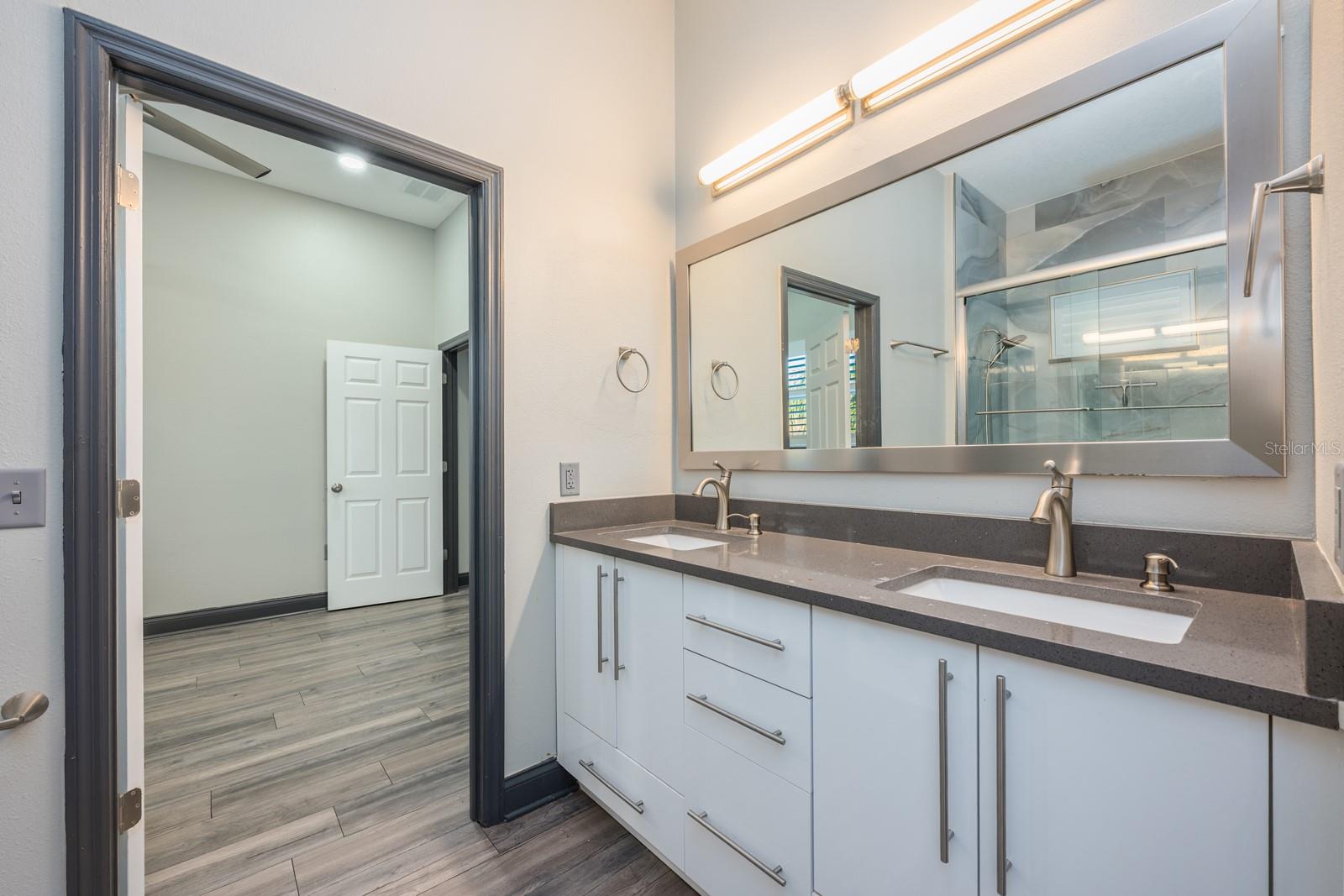 Image 21 of 38 For 2836 Ballard Avenue