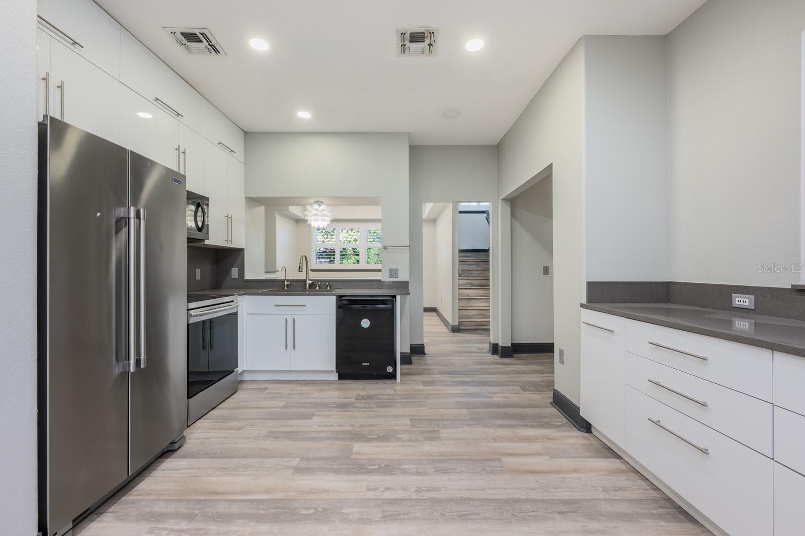 Image 4 of 38 For 2836 Ballard Avenue