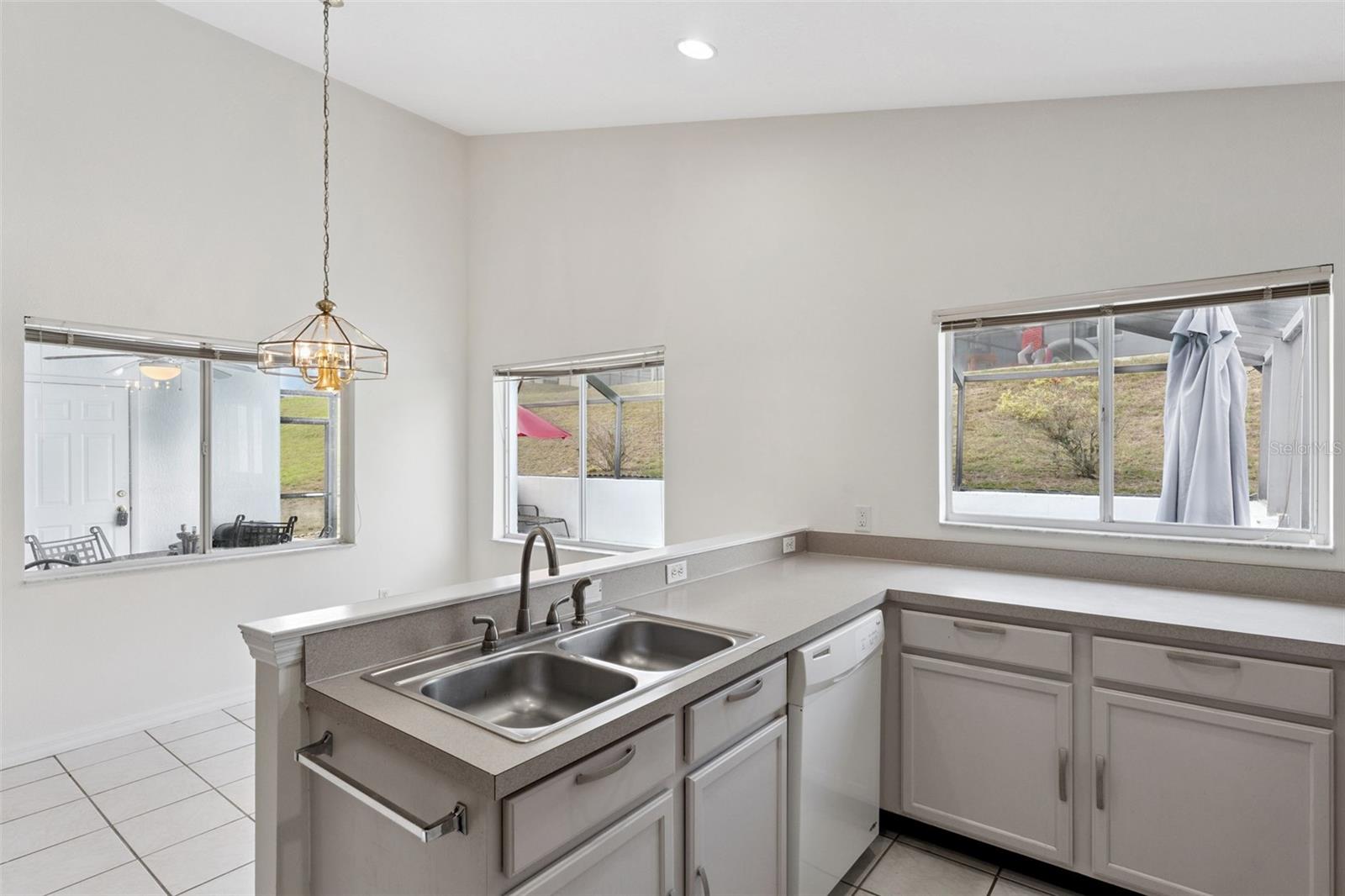 Image 10 of 45 For 431 Hillcrest Drive