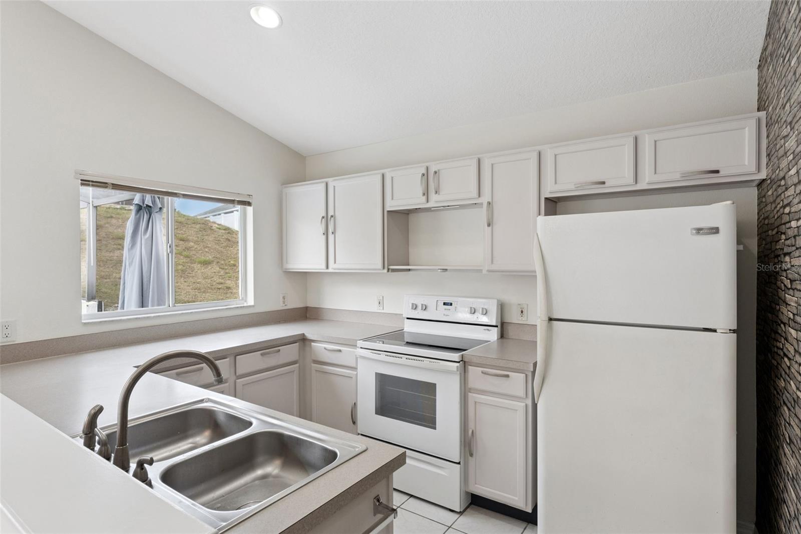 Image 11 of 45 For 431 Hillcrest Drive