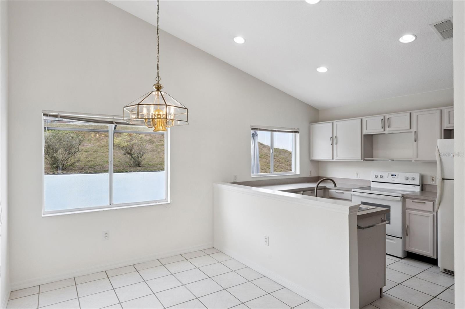 Image 7 of 45 For 431 Hillcrest Drive