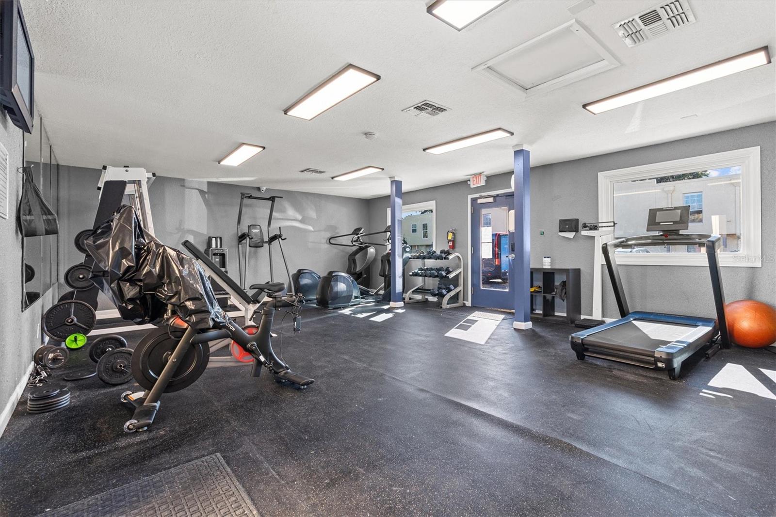 Image 33 of 39 For 784 Michigan Street 27