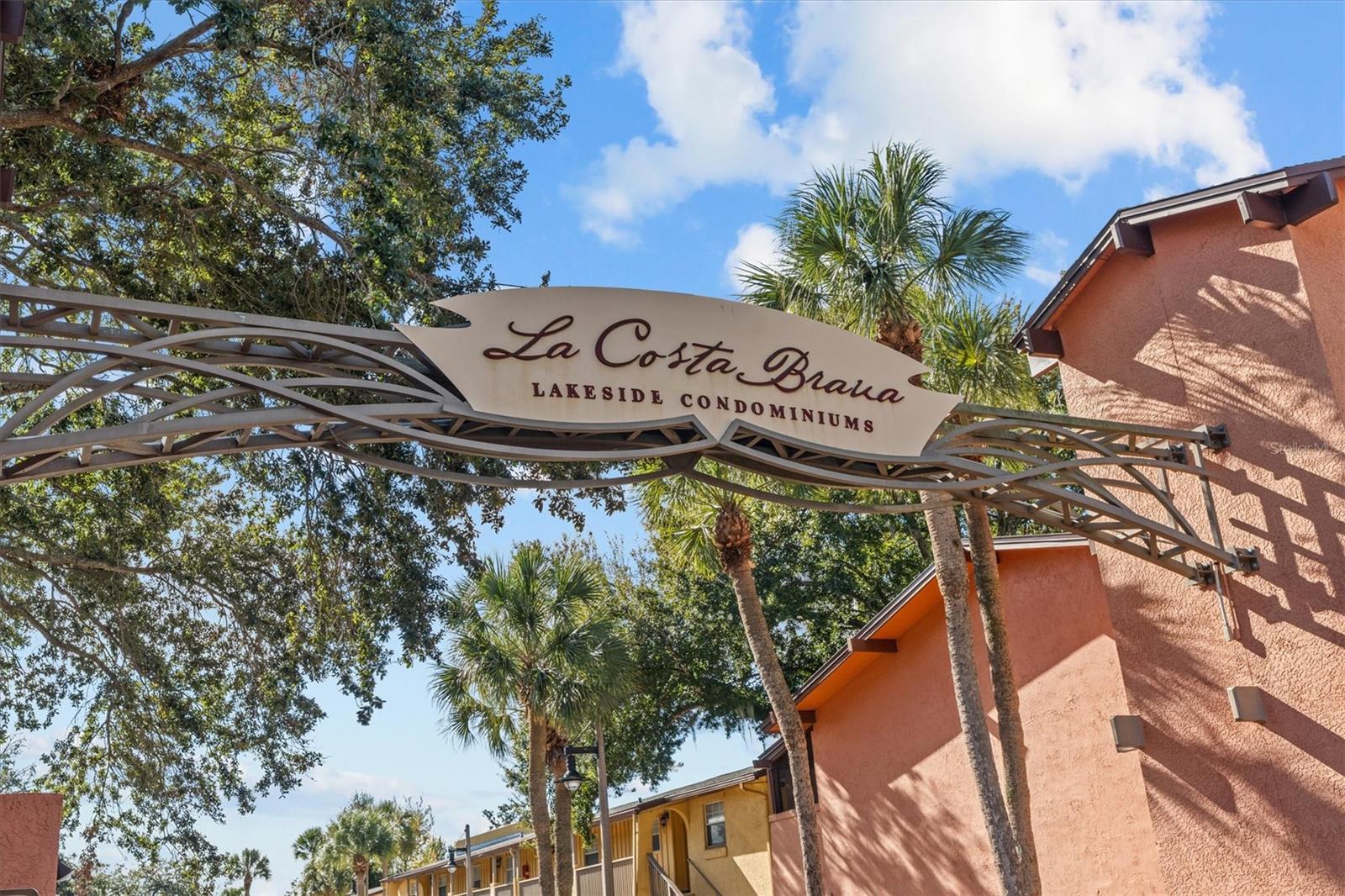 Image 37 of 39 For 784 Michigan Street 27