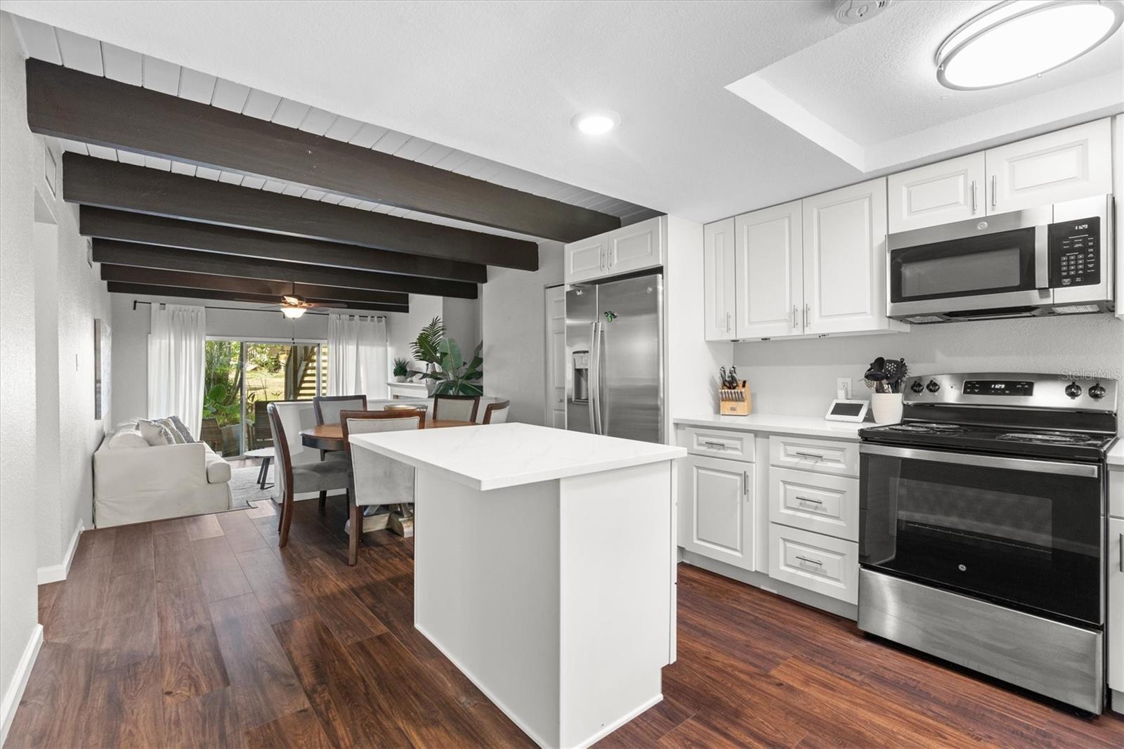 Image 7 of 39 For 784 Michigan Street 27