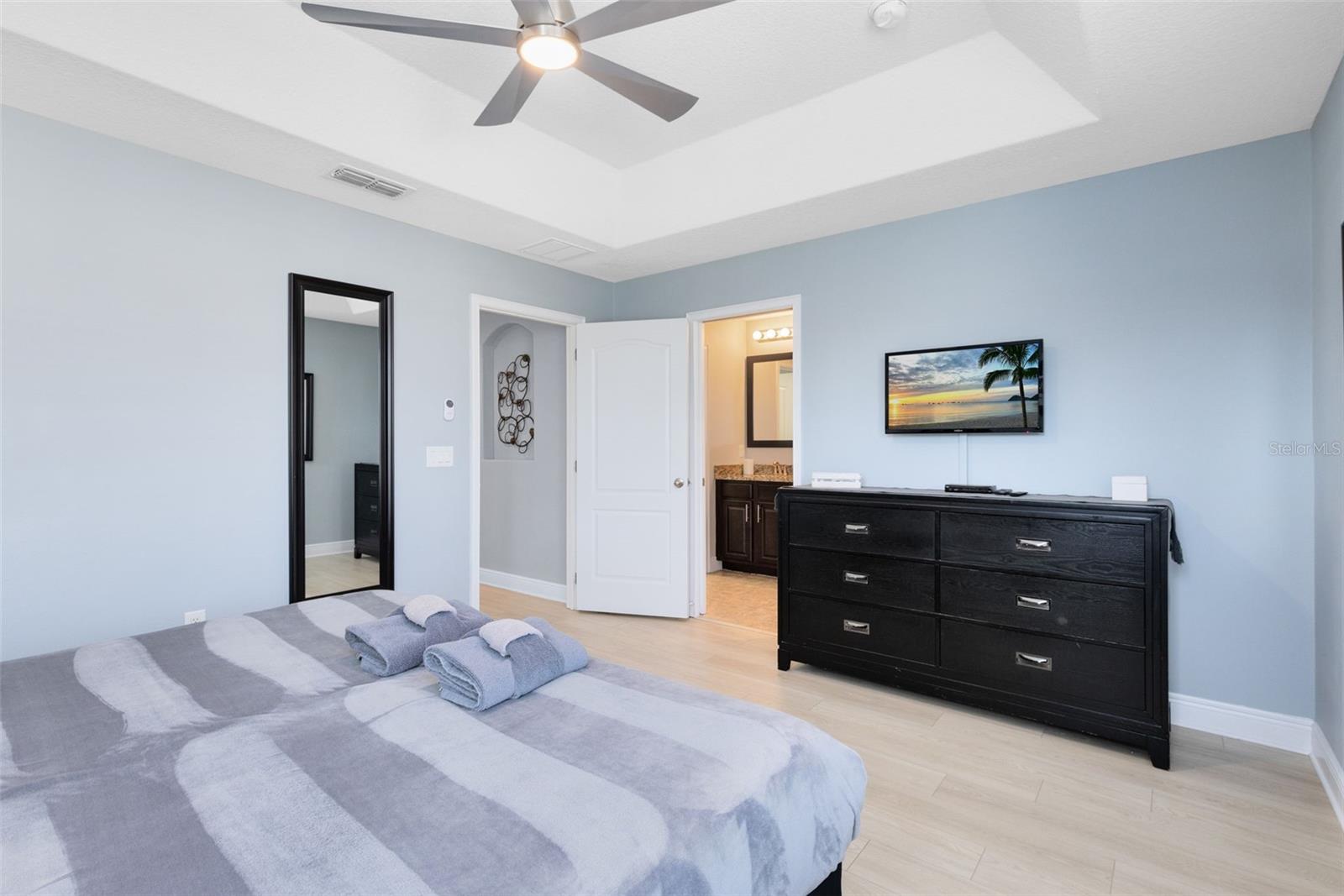 Image 20 of 40 For 8102 Roseville Road