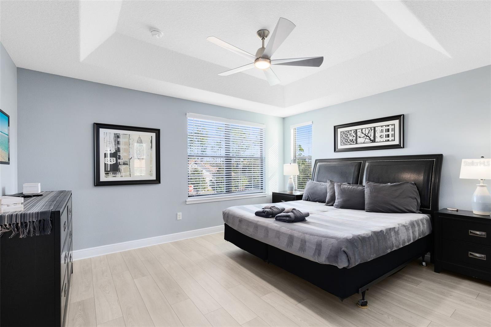 Image 21 of 40 For 8102 Roseville Road