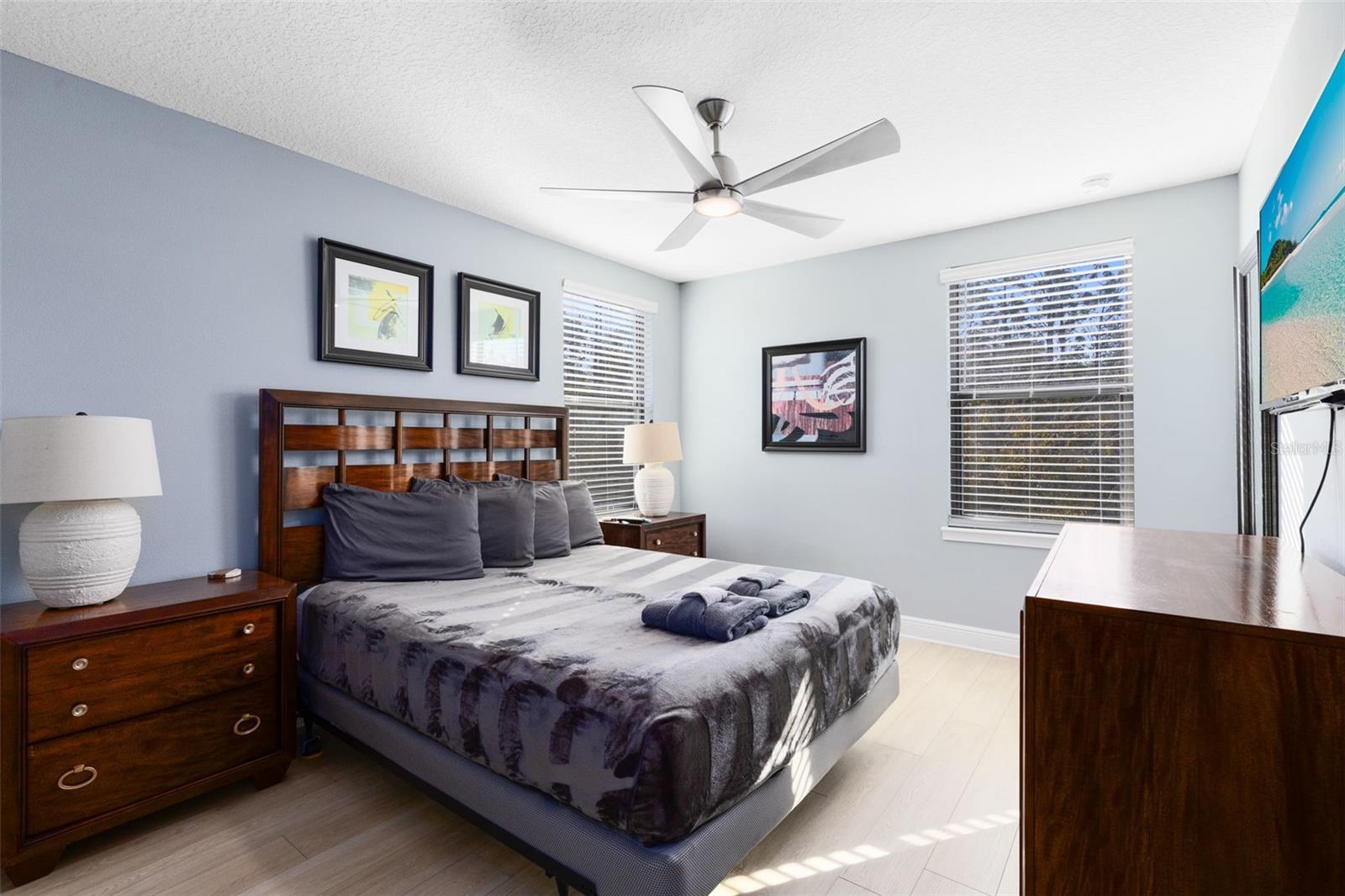 Image 24 of 40 For 8102 Roseville Road