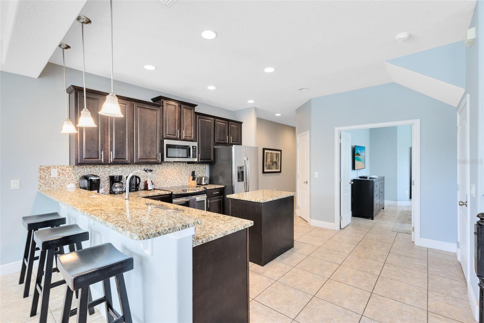 Image 7 of 40 For 8102 Roseville Road