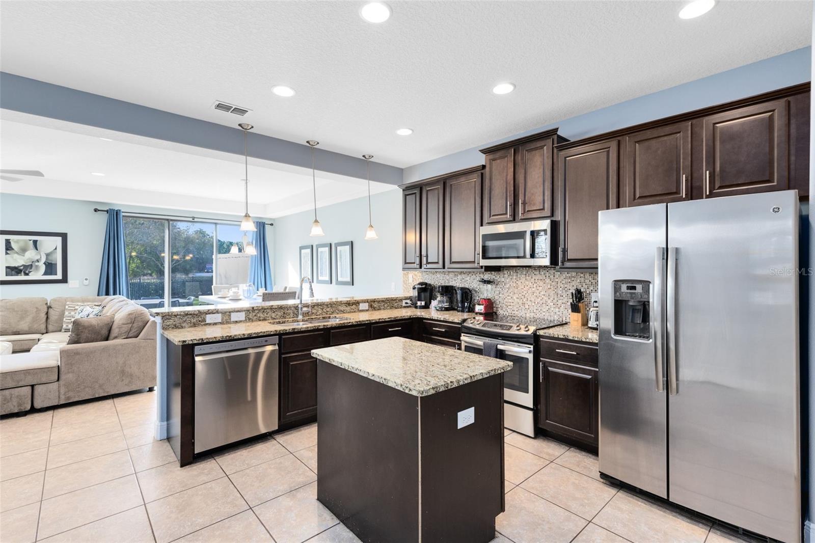 Image 8 of 40 For 8102 Roseville Road