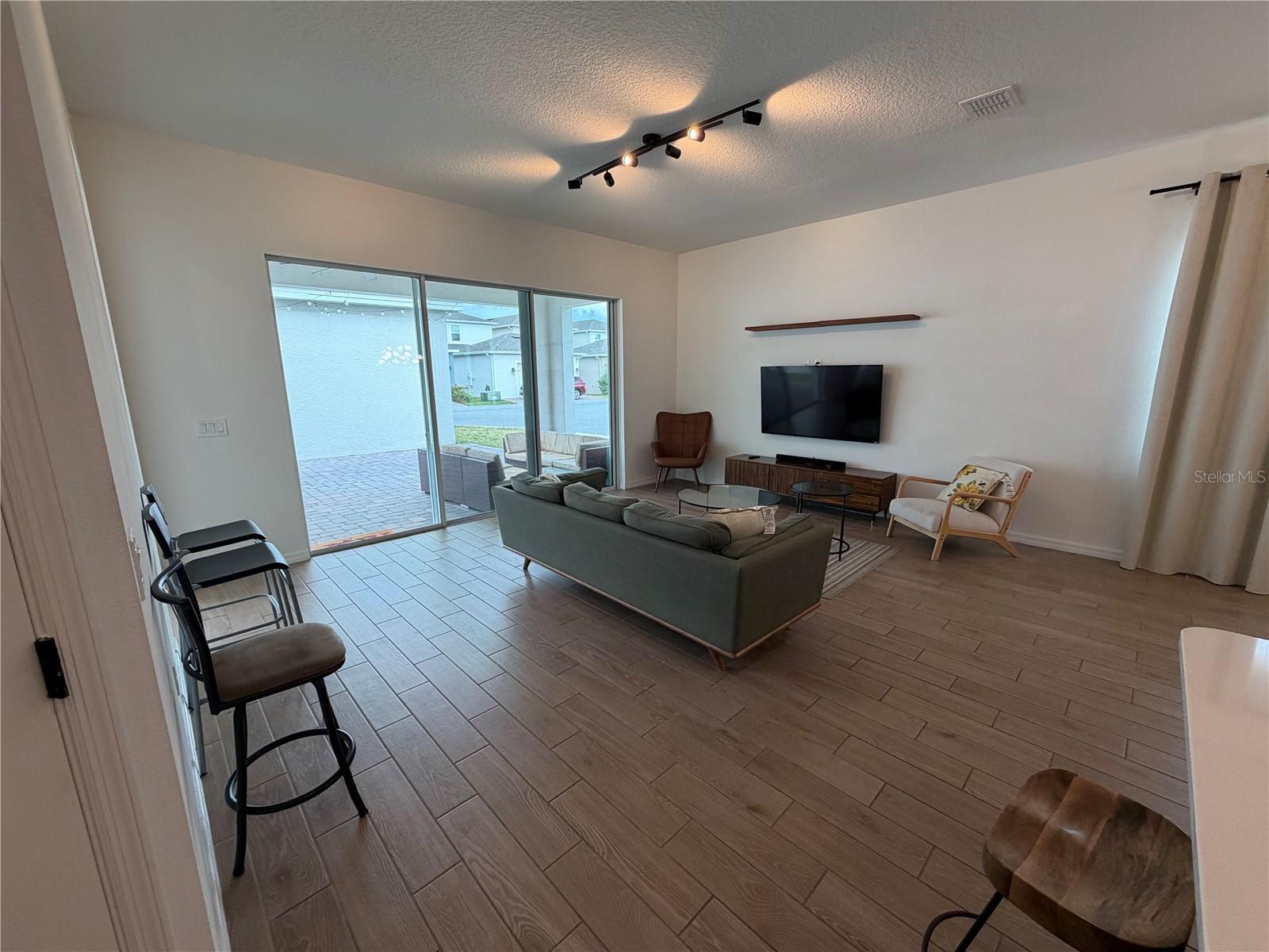 Image 19 of 41 For 16053 Micelli Drive