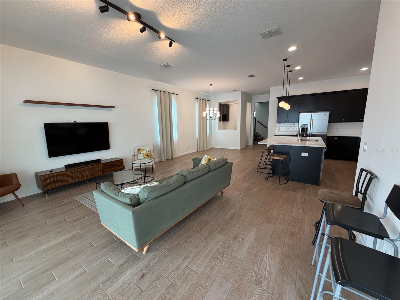 Image 20 of 41 For 16053 Micelli Drive