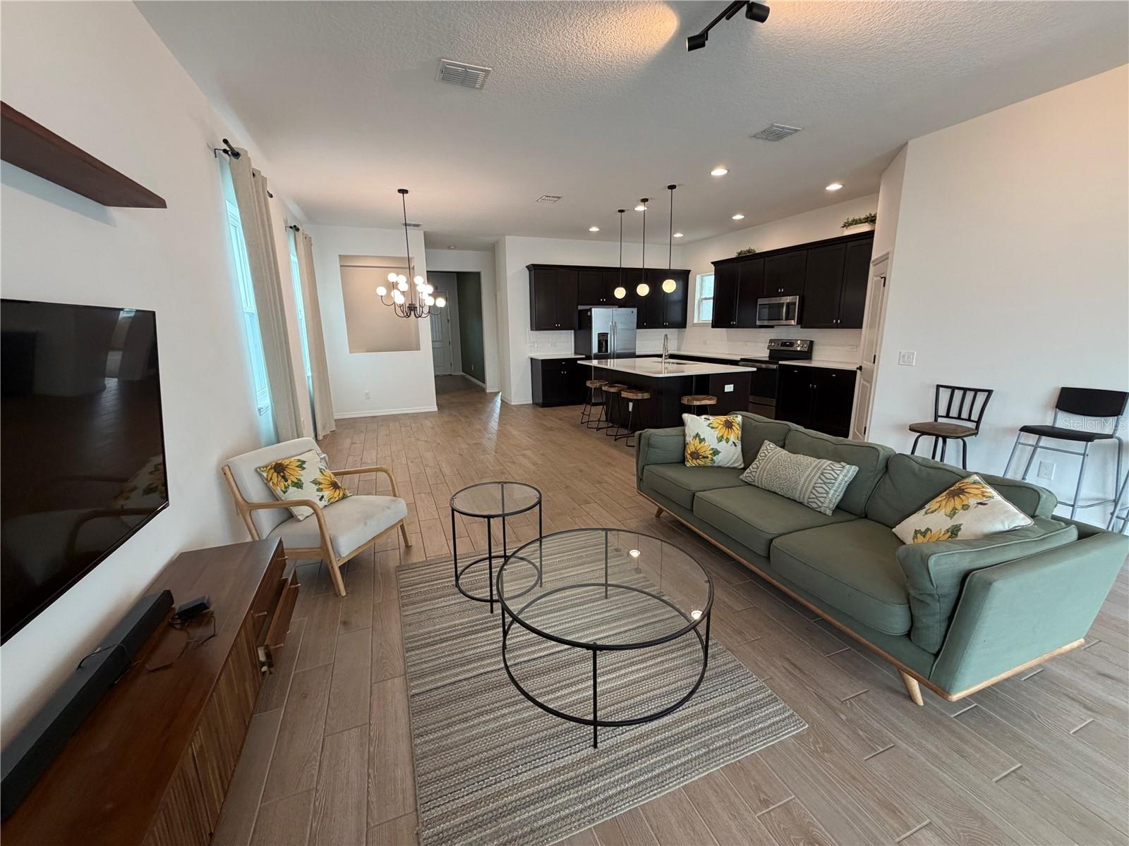 Image 21 of 41 For 16053 Micelli Drive