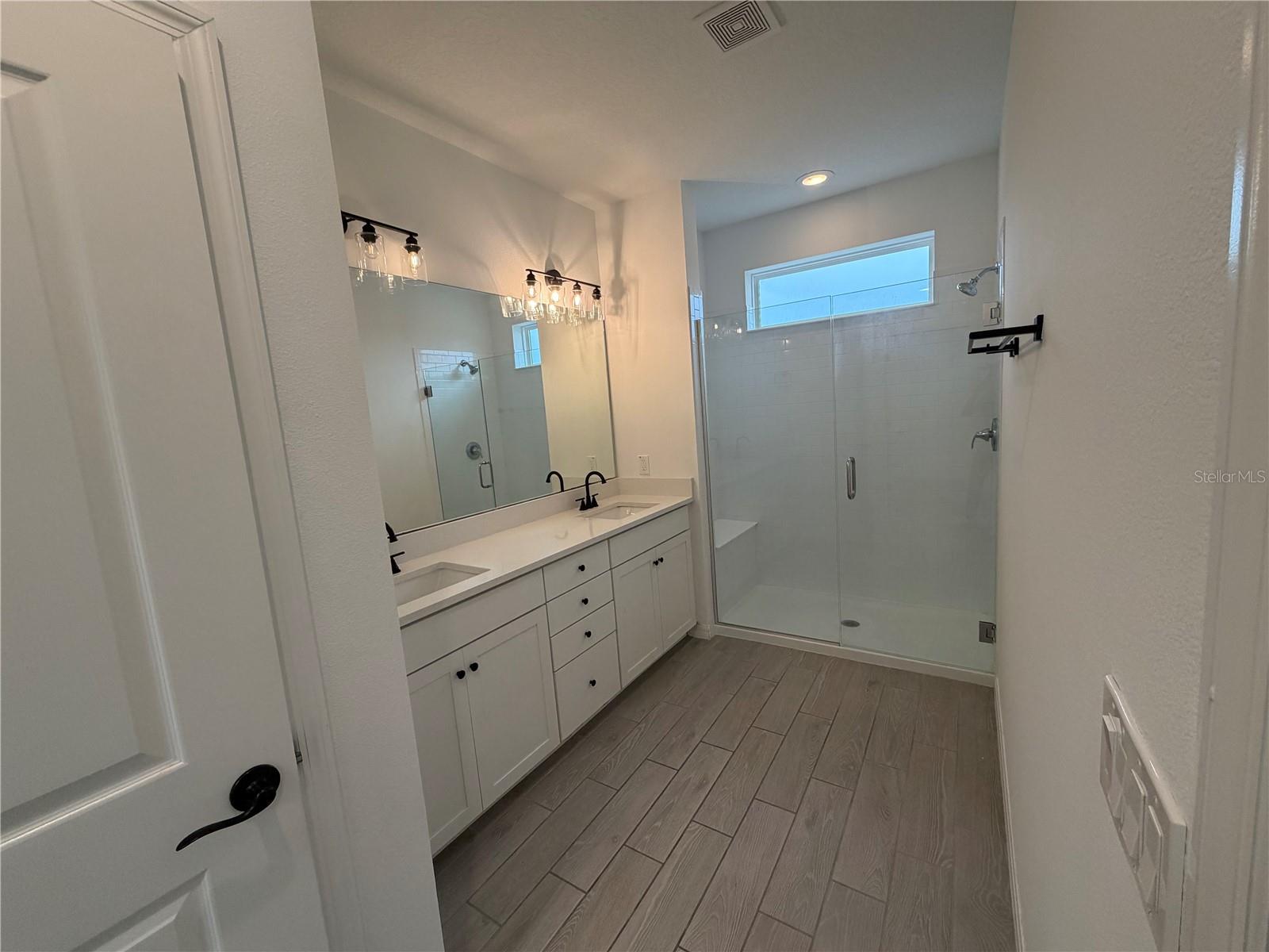 Image 29 of 41 For 16053 Micelli Drive