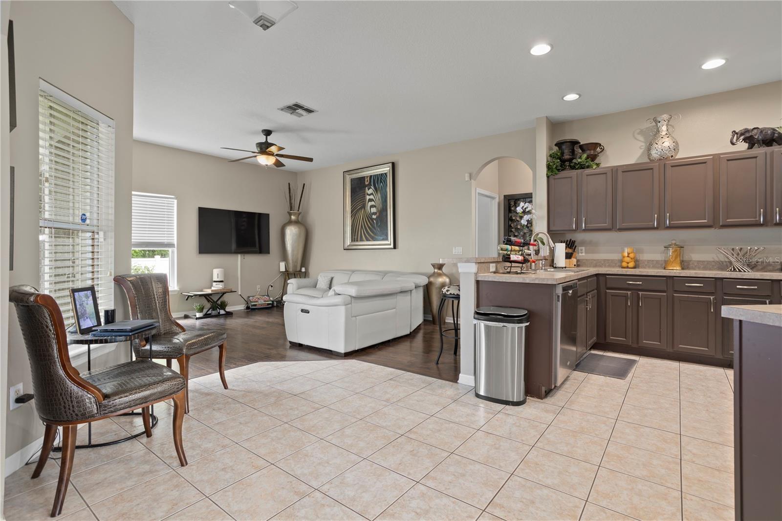 Image 7 of 33 For 548 Carey Way