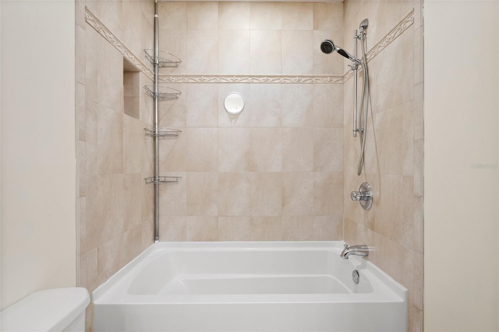 Image 13 of 23 For 2807 Gordon Street