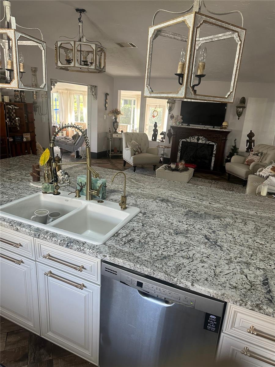 Image 10 of 27 For 747 Navigators Way