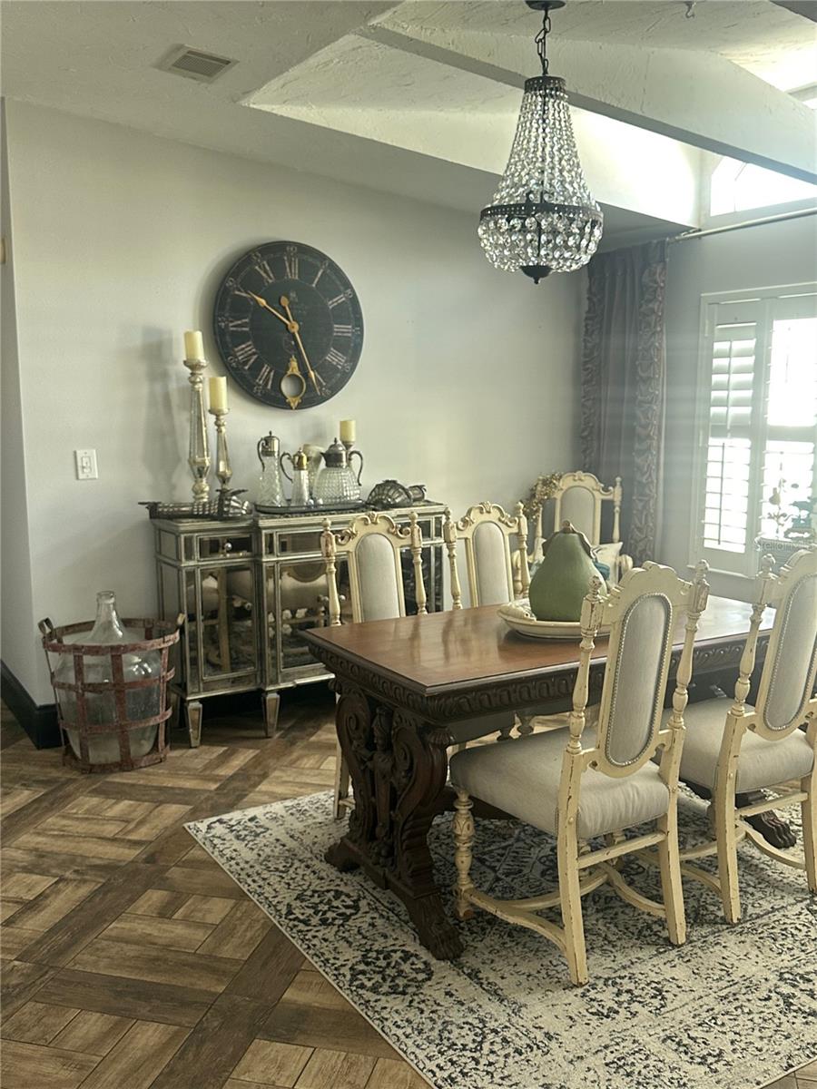 Image 13 of 27 For 747 Navigators Way