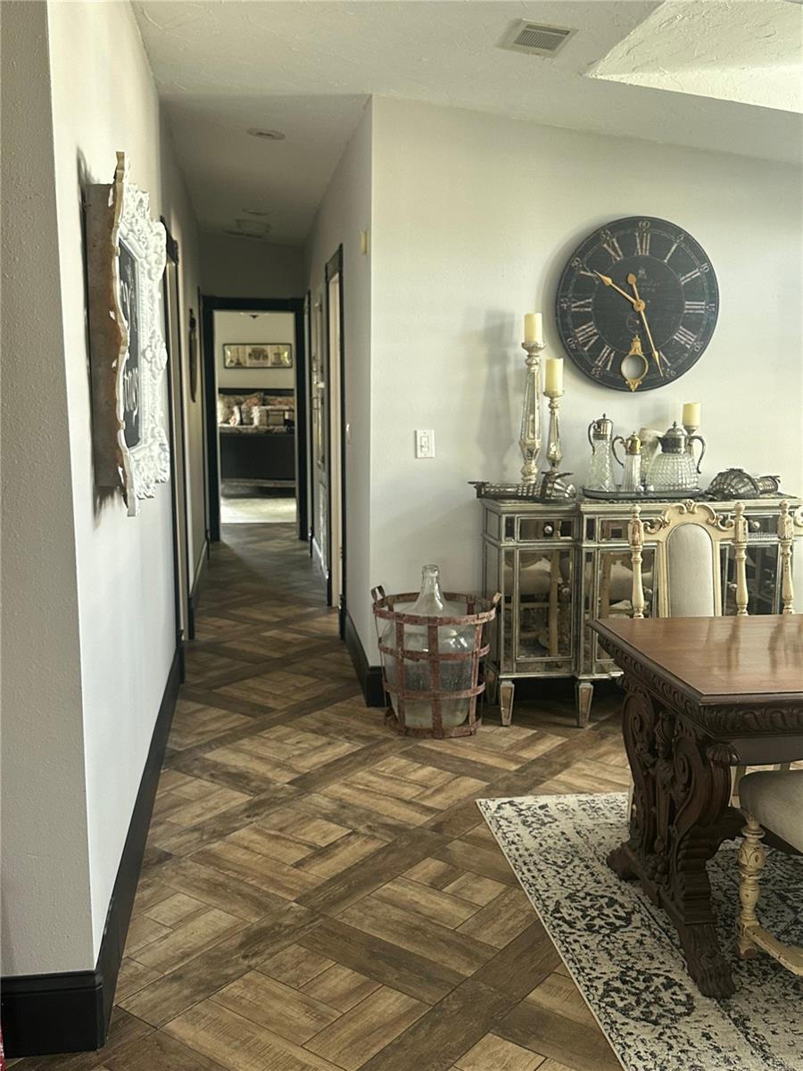 Image 14 of 27 For 747 Navigators Way