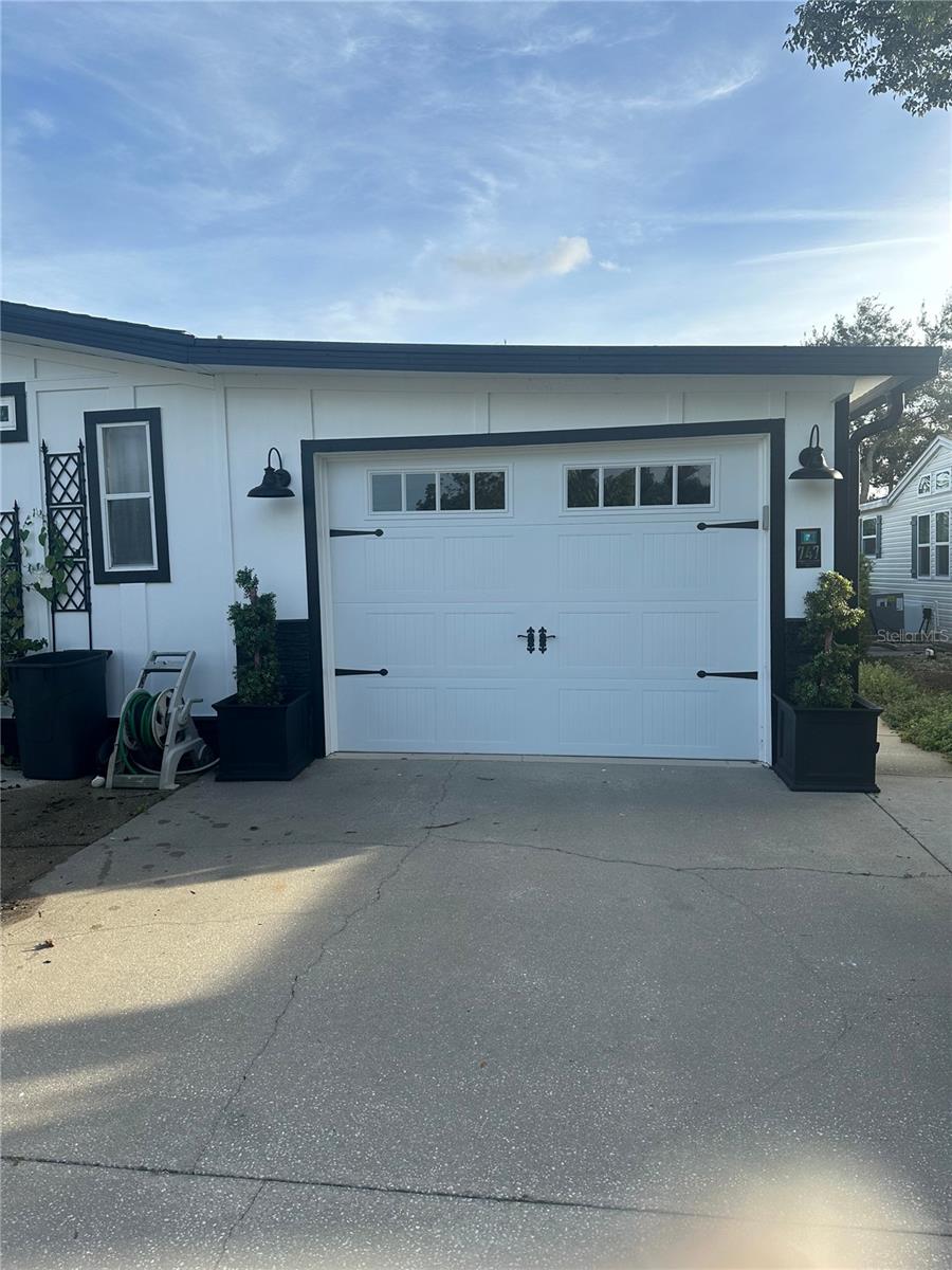 Image 2 of 27 For 747 Navigators Way