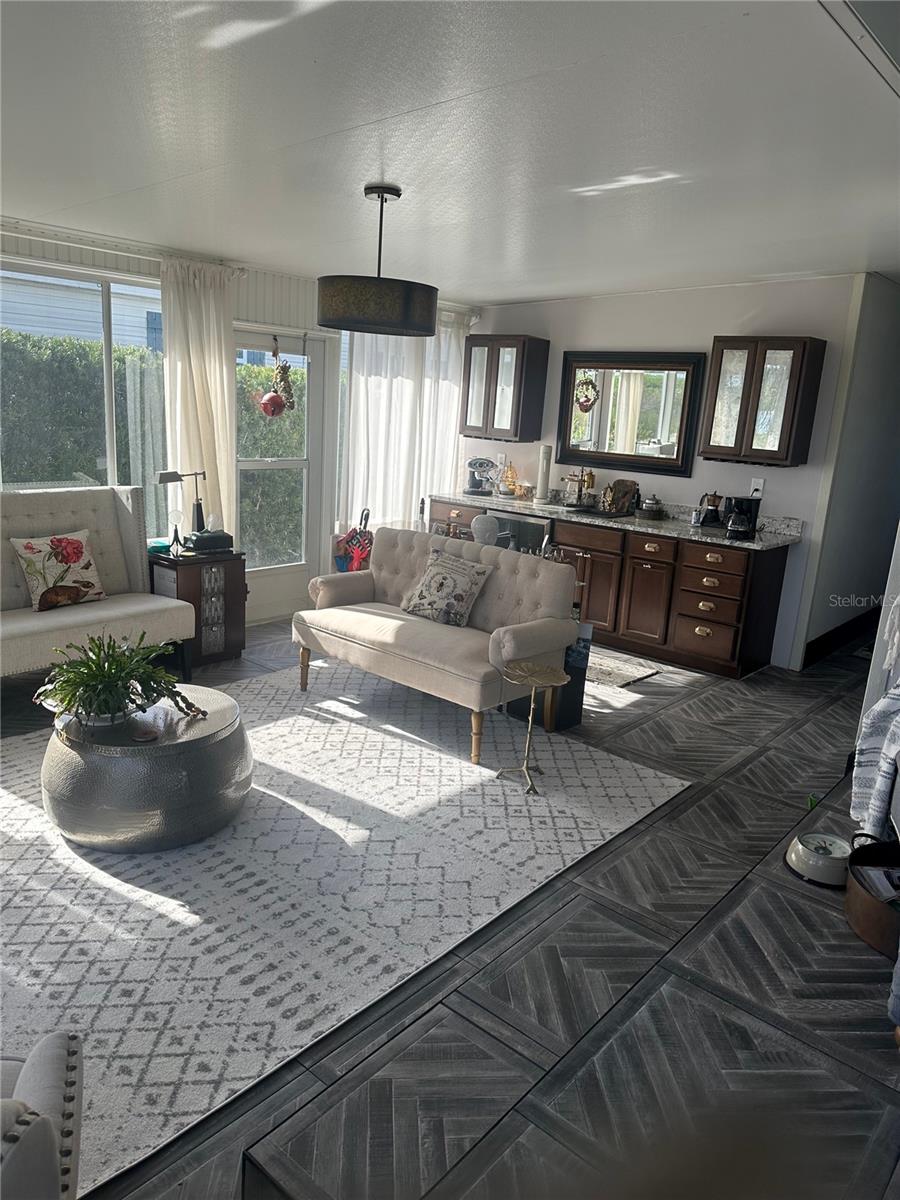 Image 4 of 27 For 747 Navigators Way