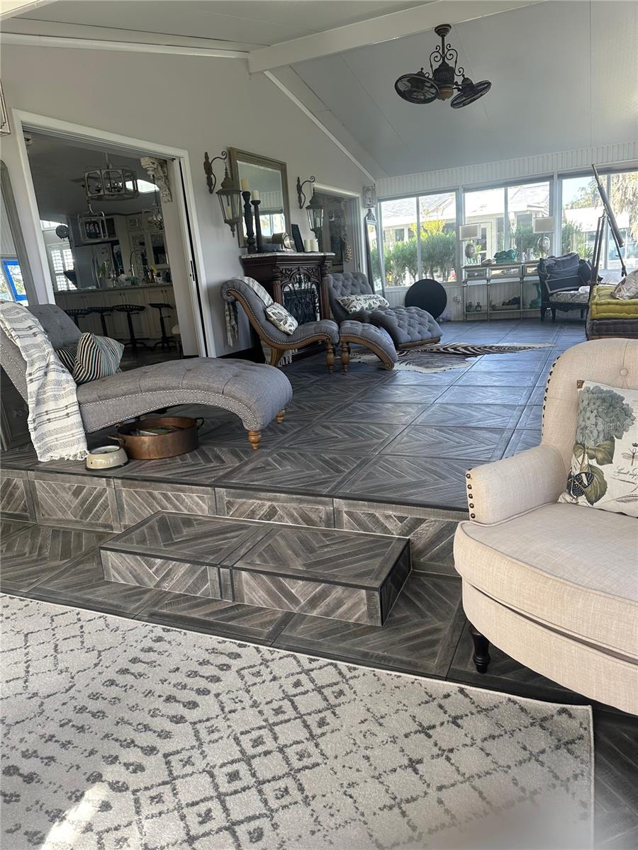 Image 5 of 27 For 747 Navigators Way