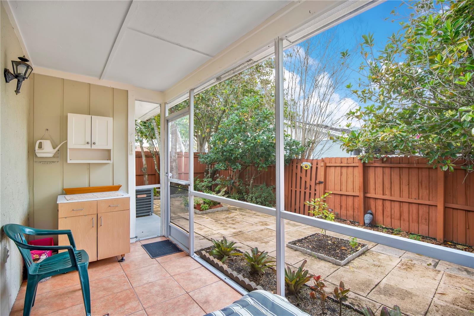 Image 16 of 26 For 1952 Spring Street