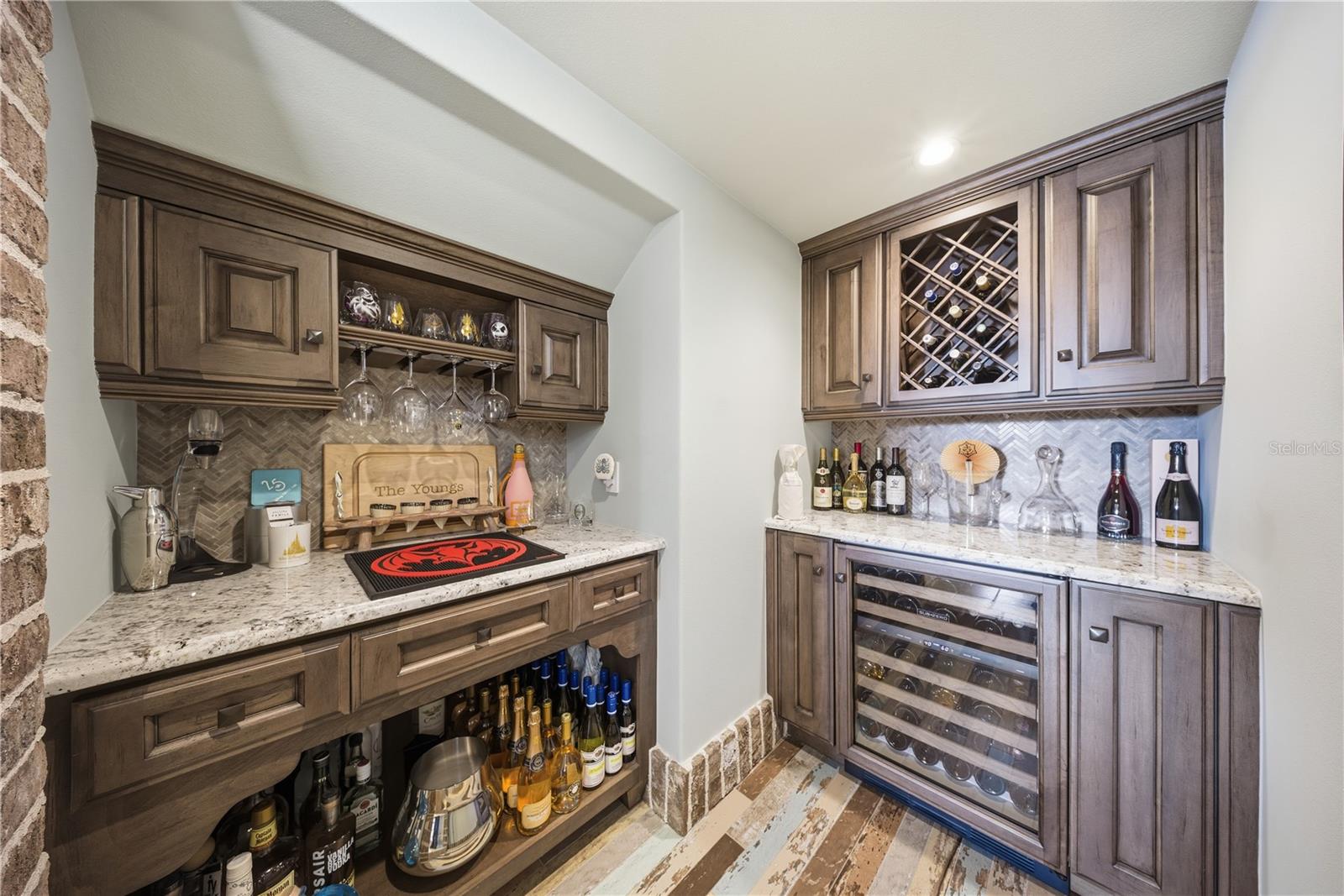 Image 26 of 68 For 10164 Carthay Drive