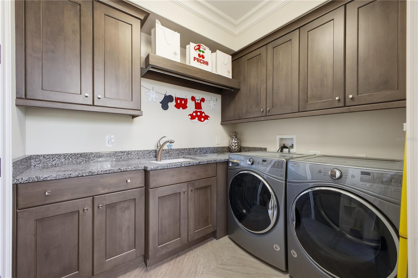 Image 44 of 68 For 10164 Carthay Drive