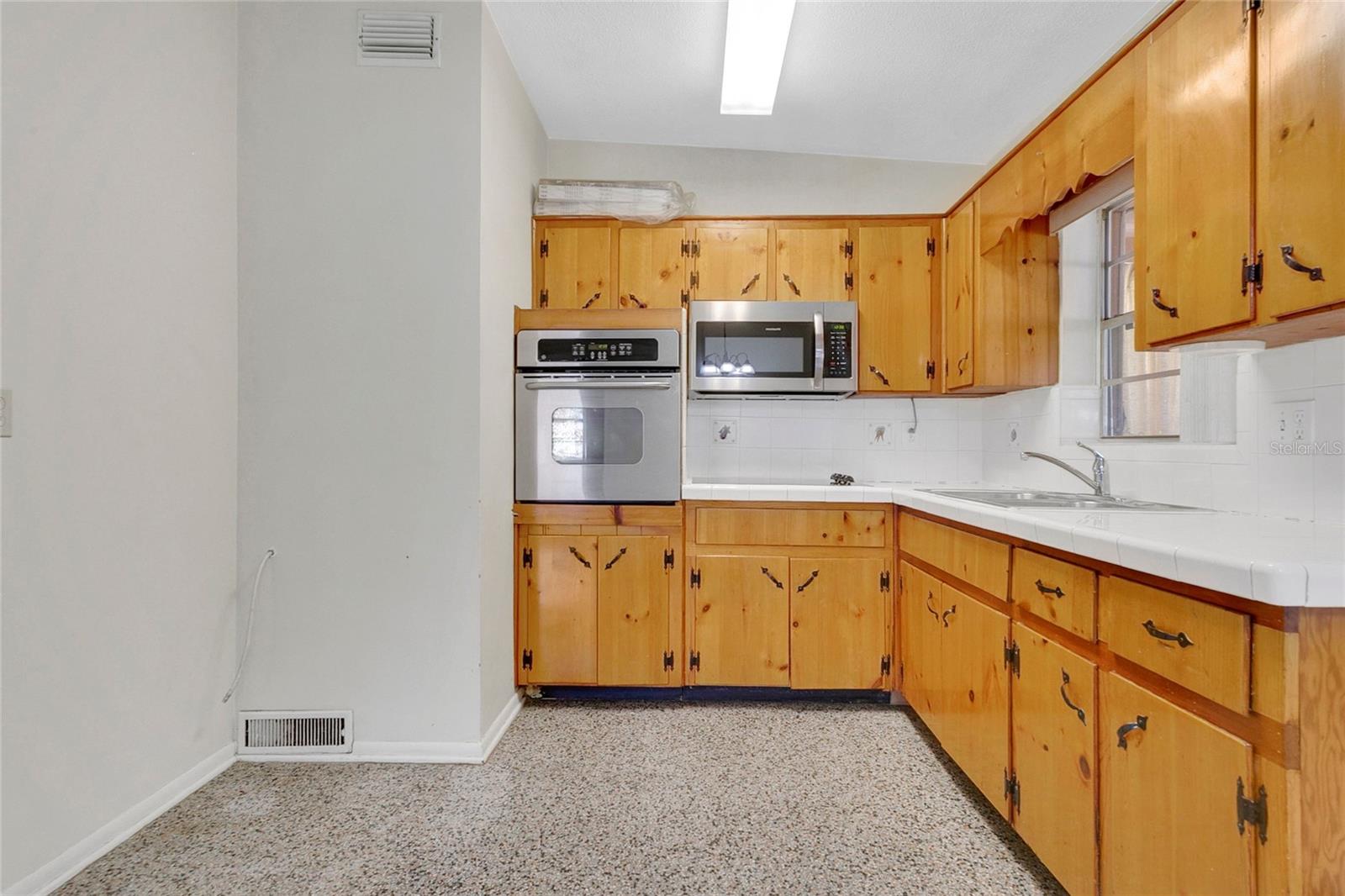 Image 11 of 33 For 306 Nanette Drive