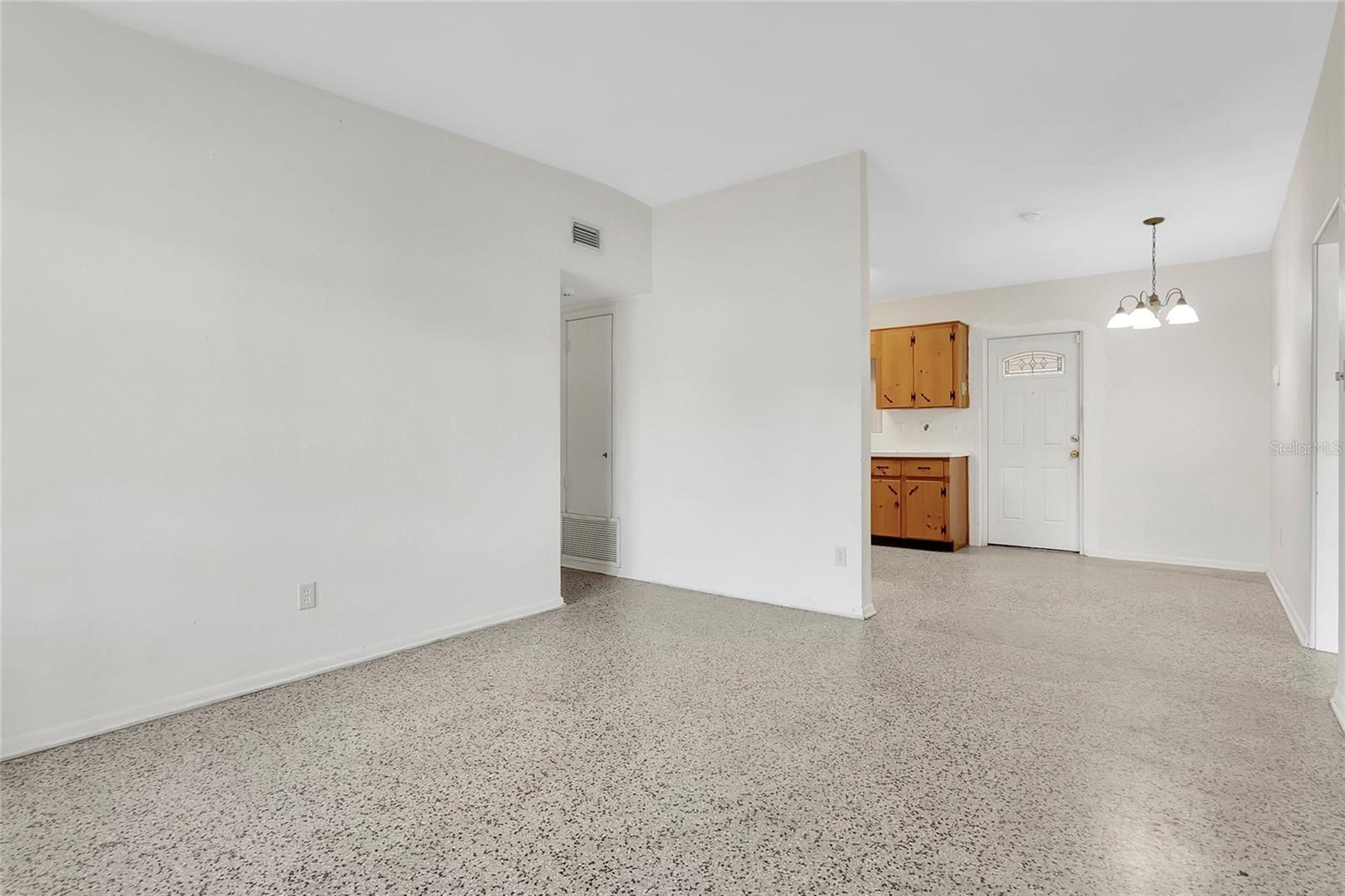 Image 7 of 33 For 306 Nanette Drive