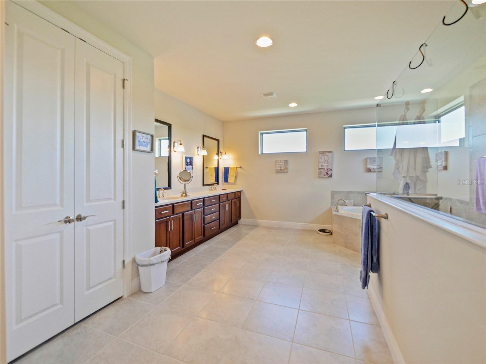 Image 41 of 64 For 10938 Savona Way