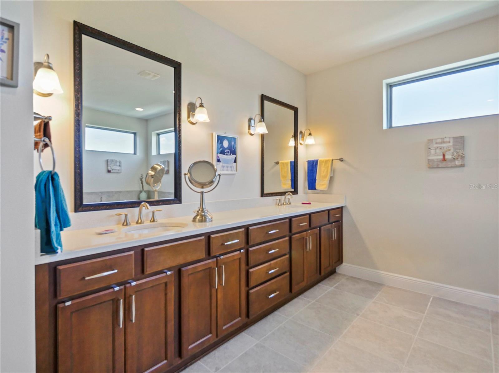 Image 42 of 64 For 10938 Savona Way