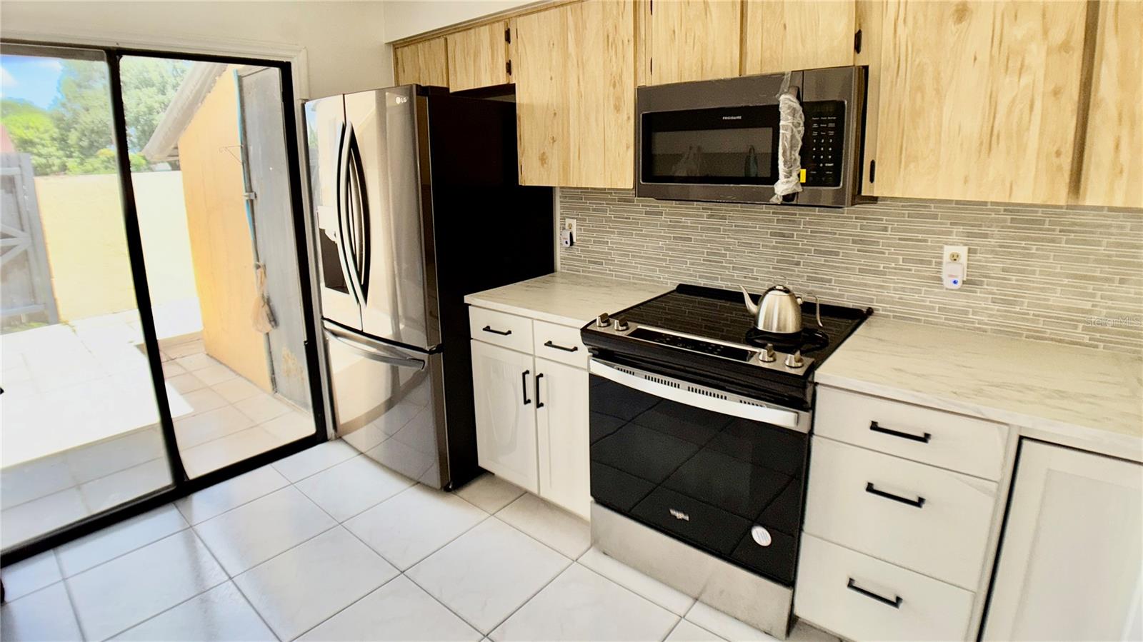 Image 18 of 36 For 761 Golden Sunshine Circle