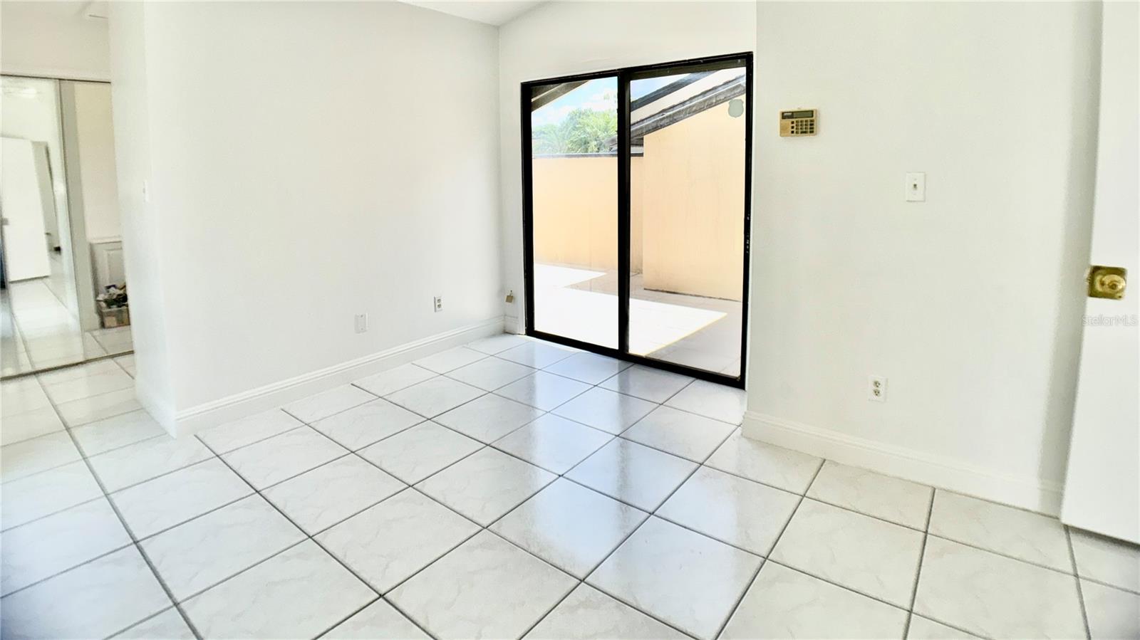 Image 23 of 36 For 761 Golden Sunshine Circle