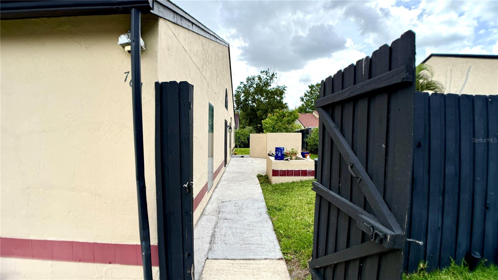 Image 4 of 36 For 761 Golden Sunshine Circle