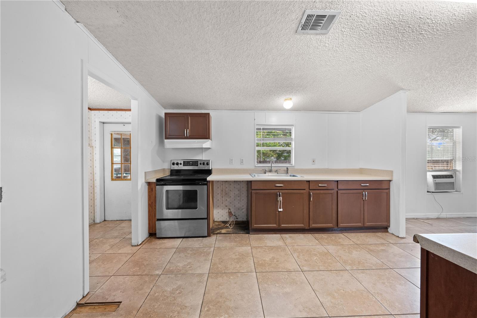 Image 18 of 51 For 2639 Liberty Boulevard