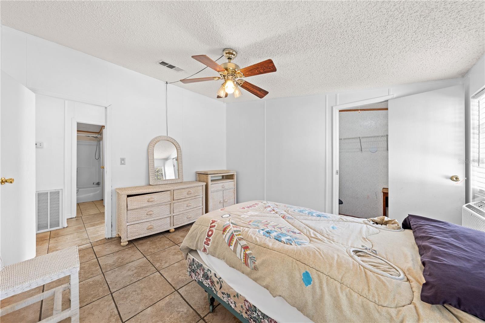 Image 27 of 51 For 2639 Liberty Boulevard