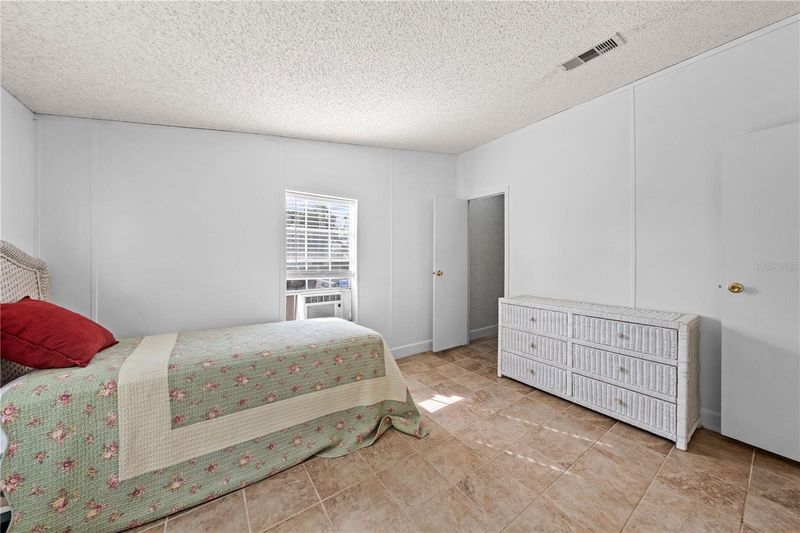 Image 31 of 51 For 2639 Liberty Boulevard