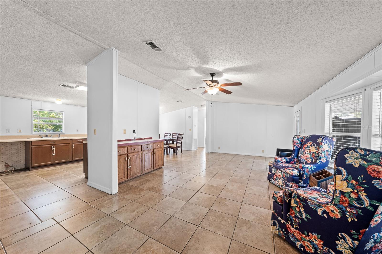 Image 9 of 51 For 2639 Liberty Boulevard