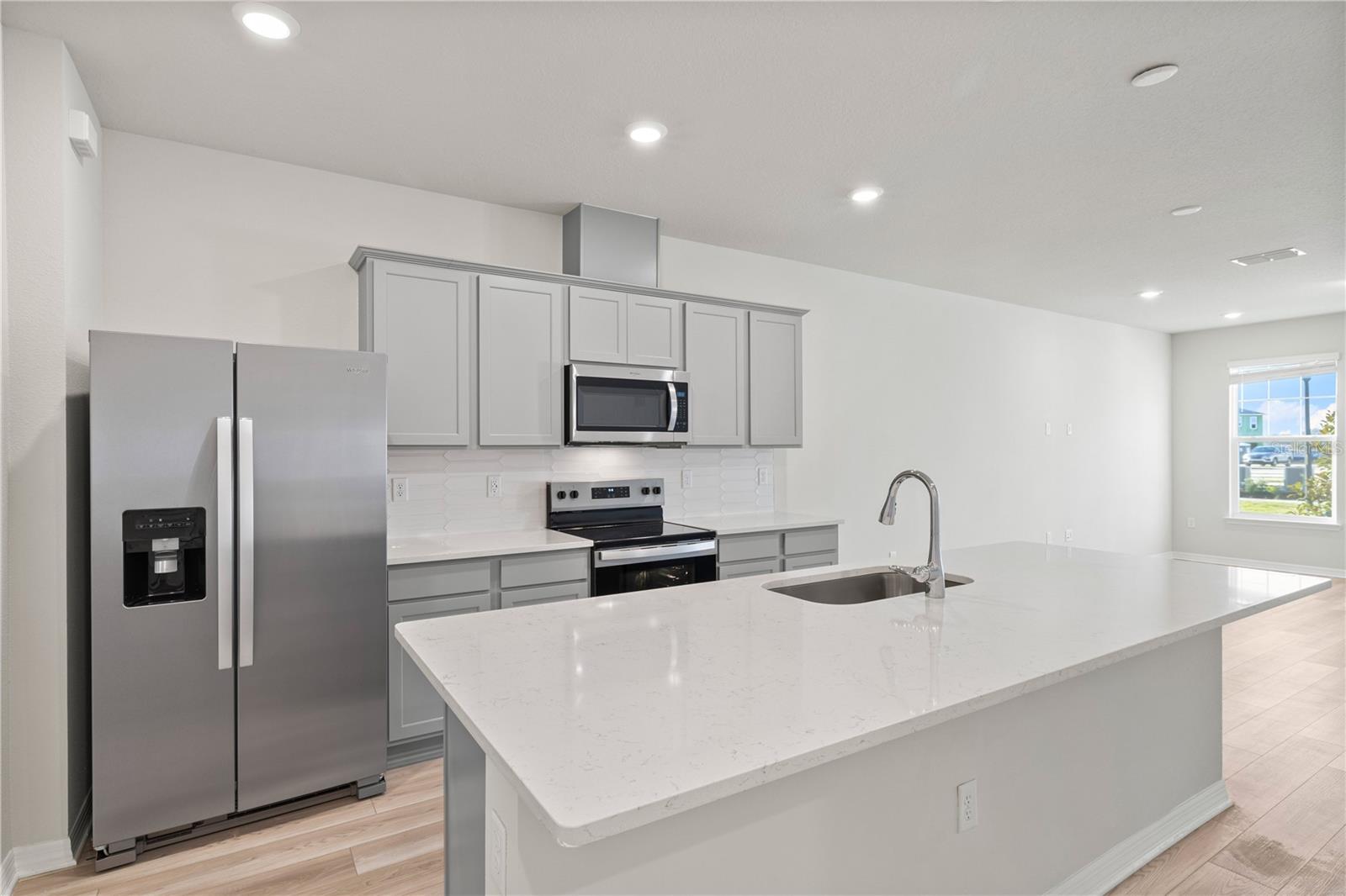 Image 11 of 37 For 6373 Breeze Filled Lane