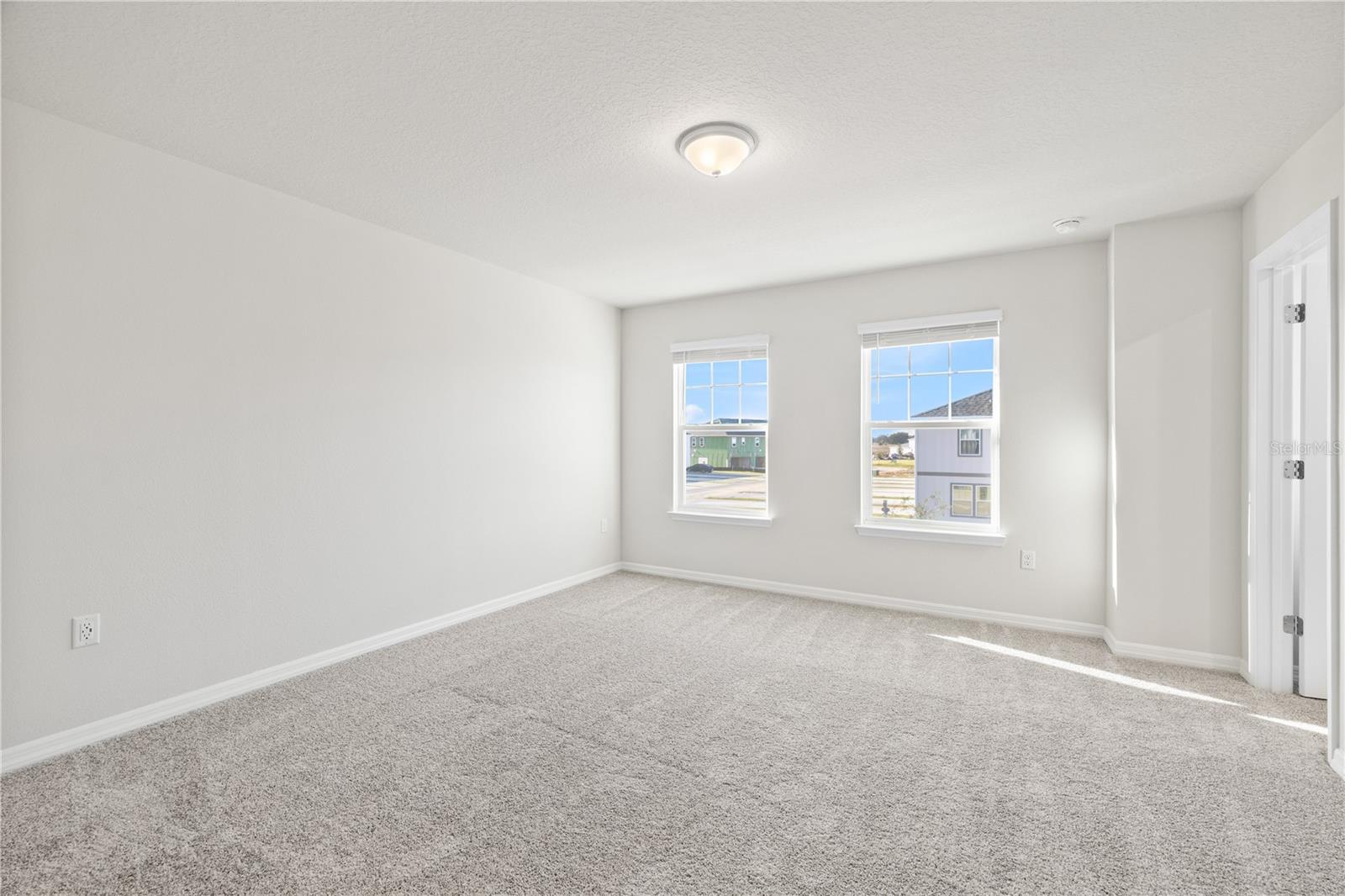 Image 16 of 37 For 6373 Breeze Filled Lane