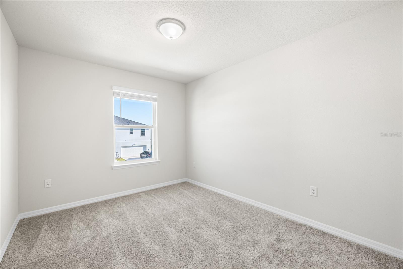 Image 26 of 37 For 6373 Breeze Filled Lane